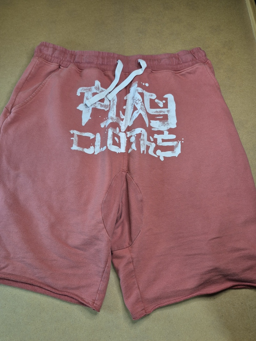 Men's Casual Drawstring Shorts in Dusty Rose with Graphic